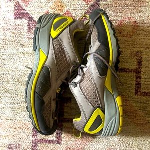 Women’s Hiking shoe